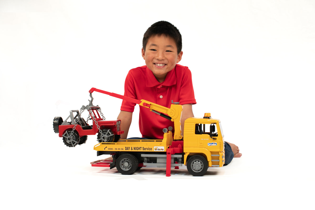 Bruder MAN TGA Breakdown Tow Truck with Cross Country Vehicle (02750) — view 5