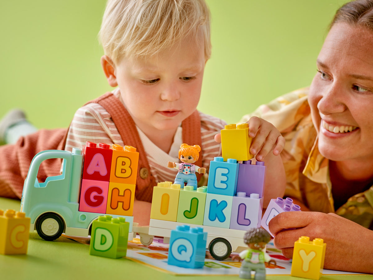 LEGO DUPLO Alphabet Truck (10421) detail view