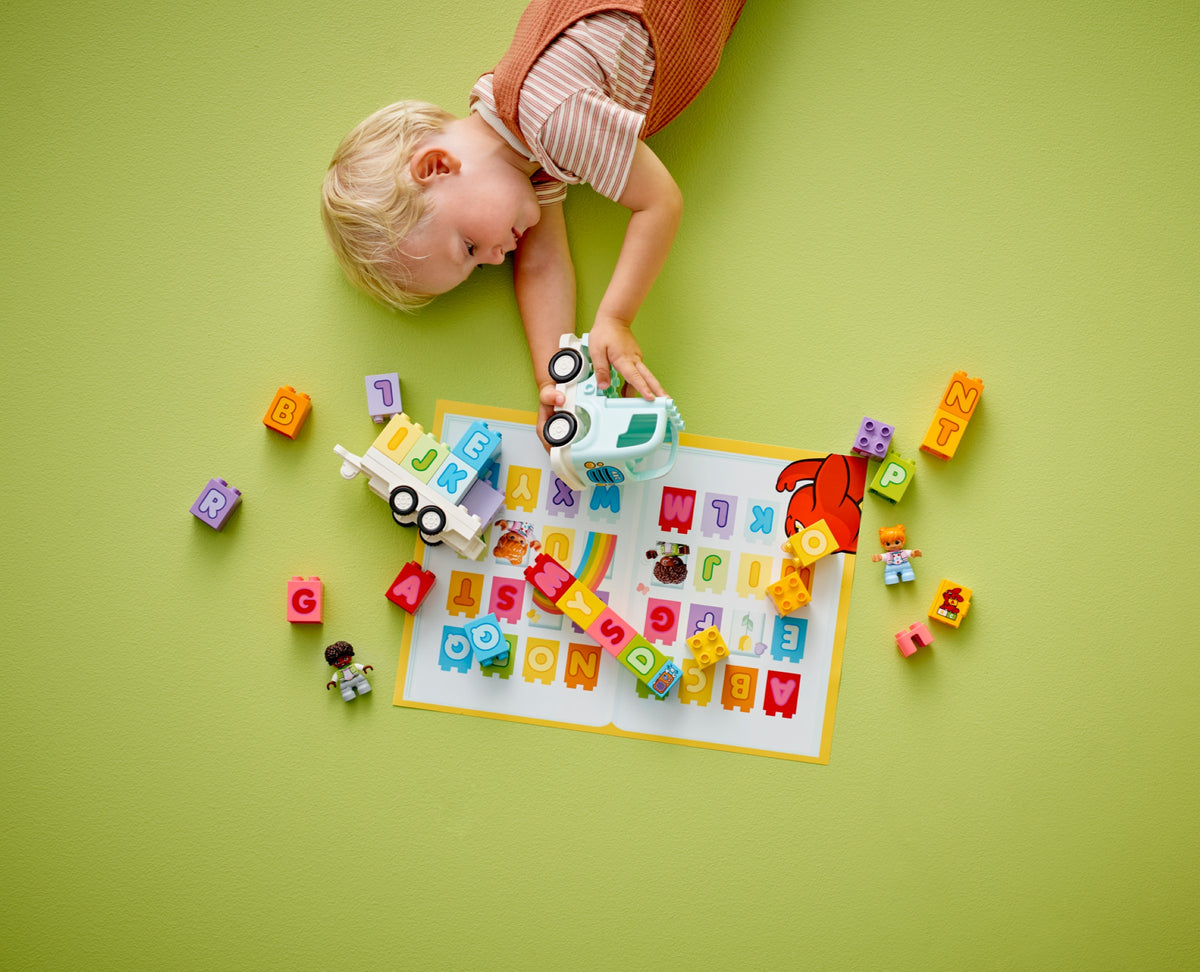 LEGO DUPLO Alphabet Truck (10421) detail view