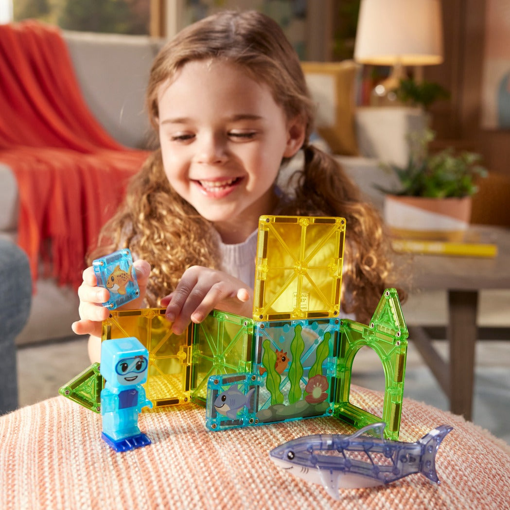 MAGNA-TILES Shark Dive in play