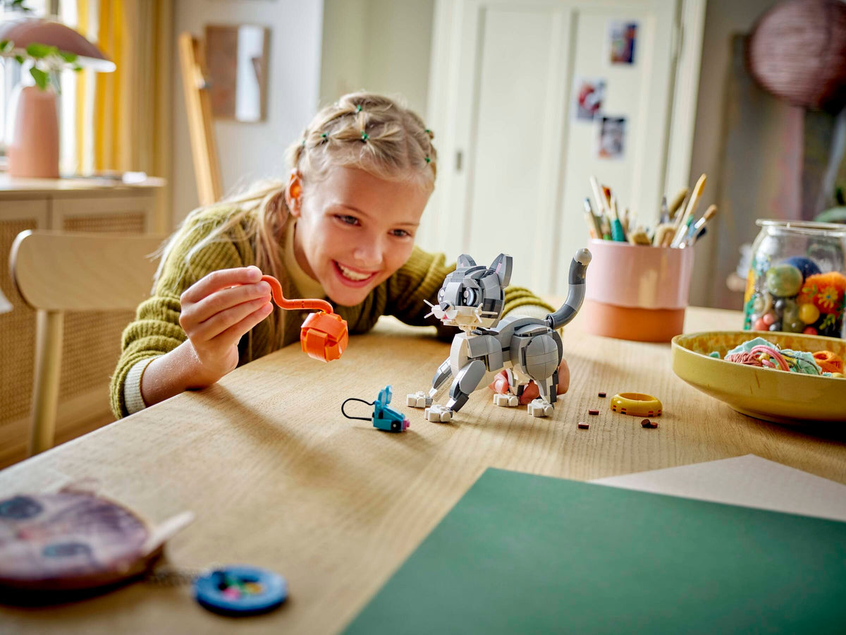 LEGO Creator 3-in-1 Playful Cat (31163) lifestyle