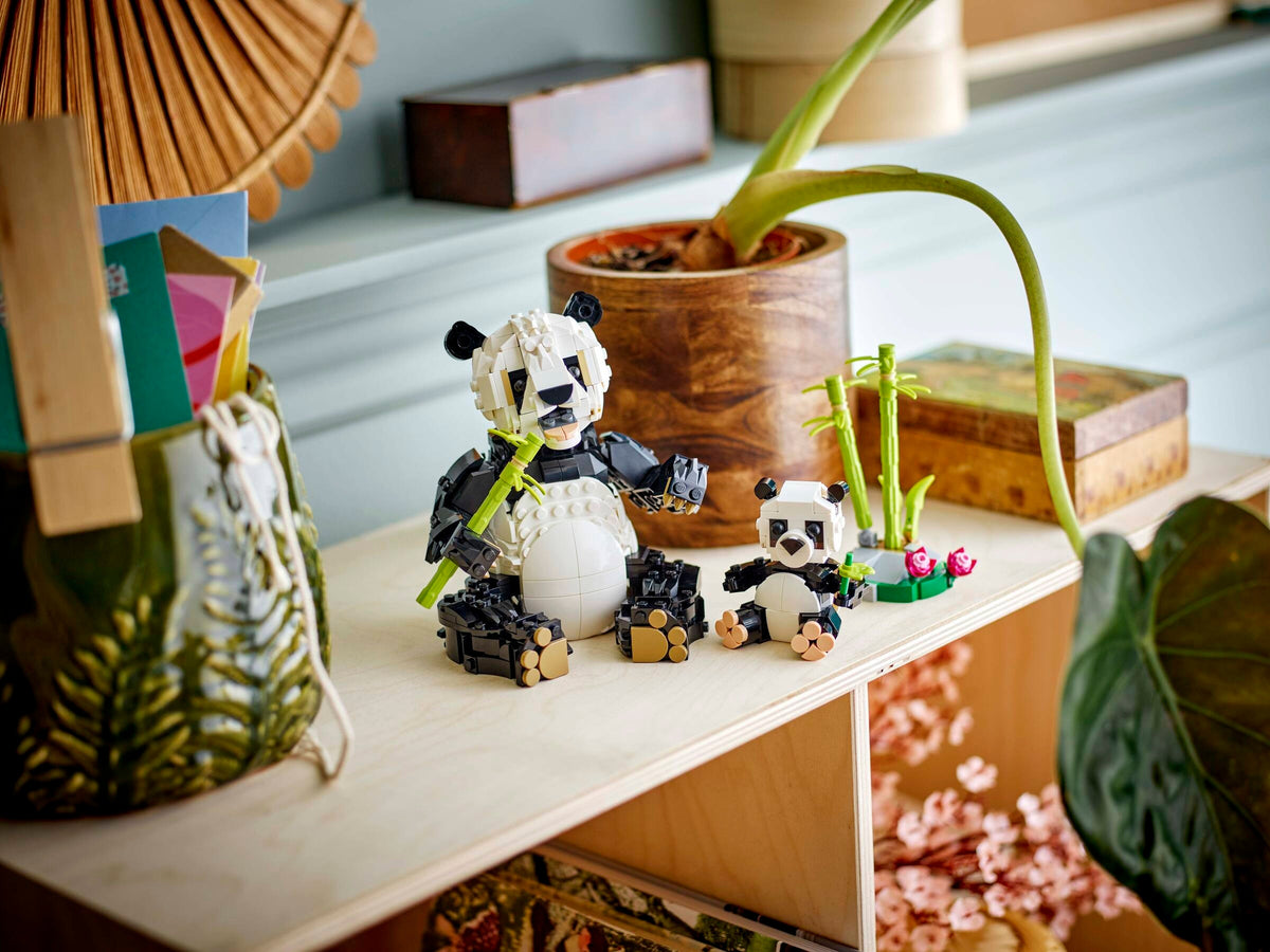 LEGO Creator 3-in-1 Wild Animals: Panda Family (31165) lifestyle
