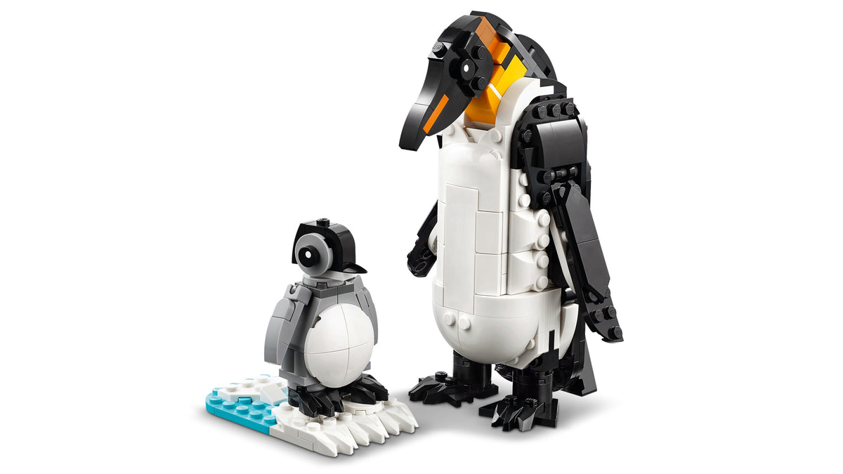 LEGO Creator 3-in-1 Wild Animals: Panda Family (31165) detail view