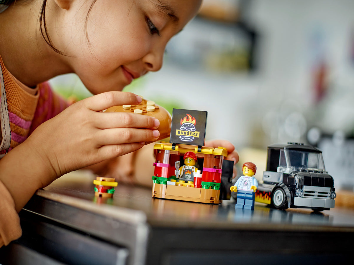LEGO City Burger Truck (60404) detail view