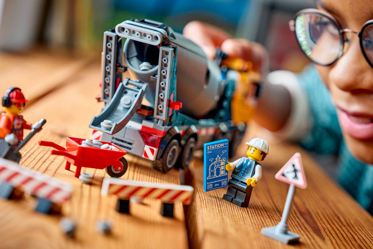 LEGO City Cement Mixer (60478) lifestyle