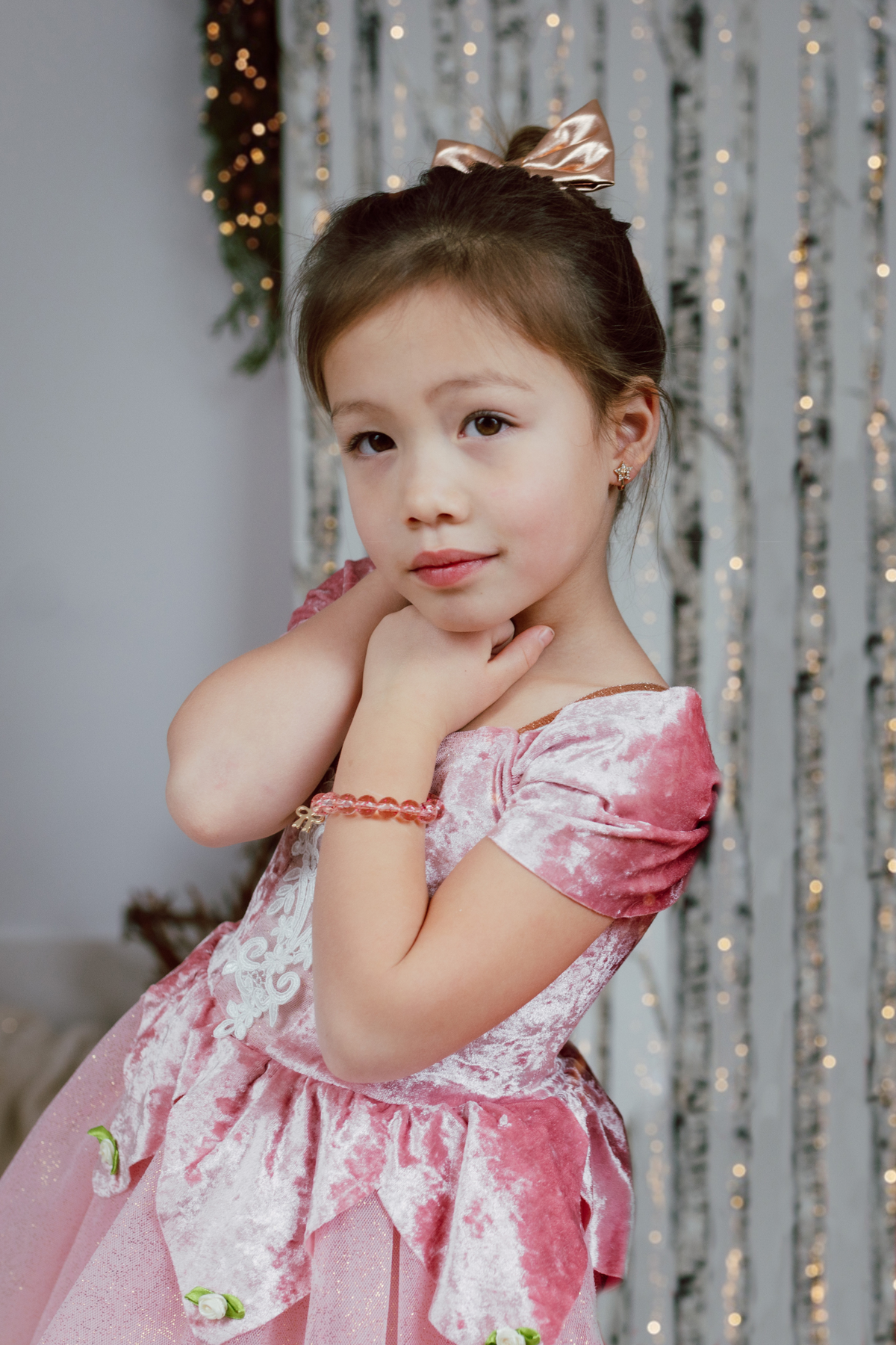 Great Pretenders Precious Bows Holiday Bracelet (84122)