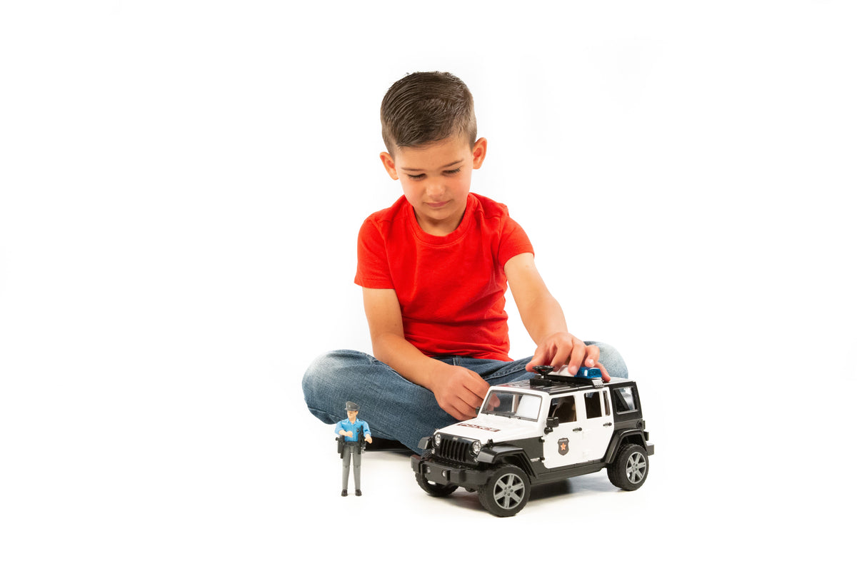 Bruder Jeep Wrangler Unlimited Rubicon Police with Officer (02526) — view 4