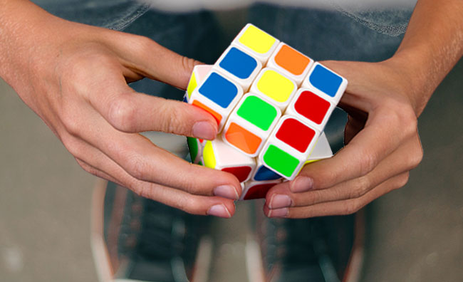 Duncan Quick Cube 3x3 Speed Puzzle Cube (3901QC) — in use