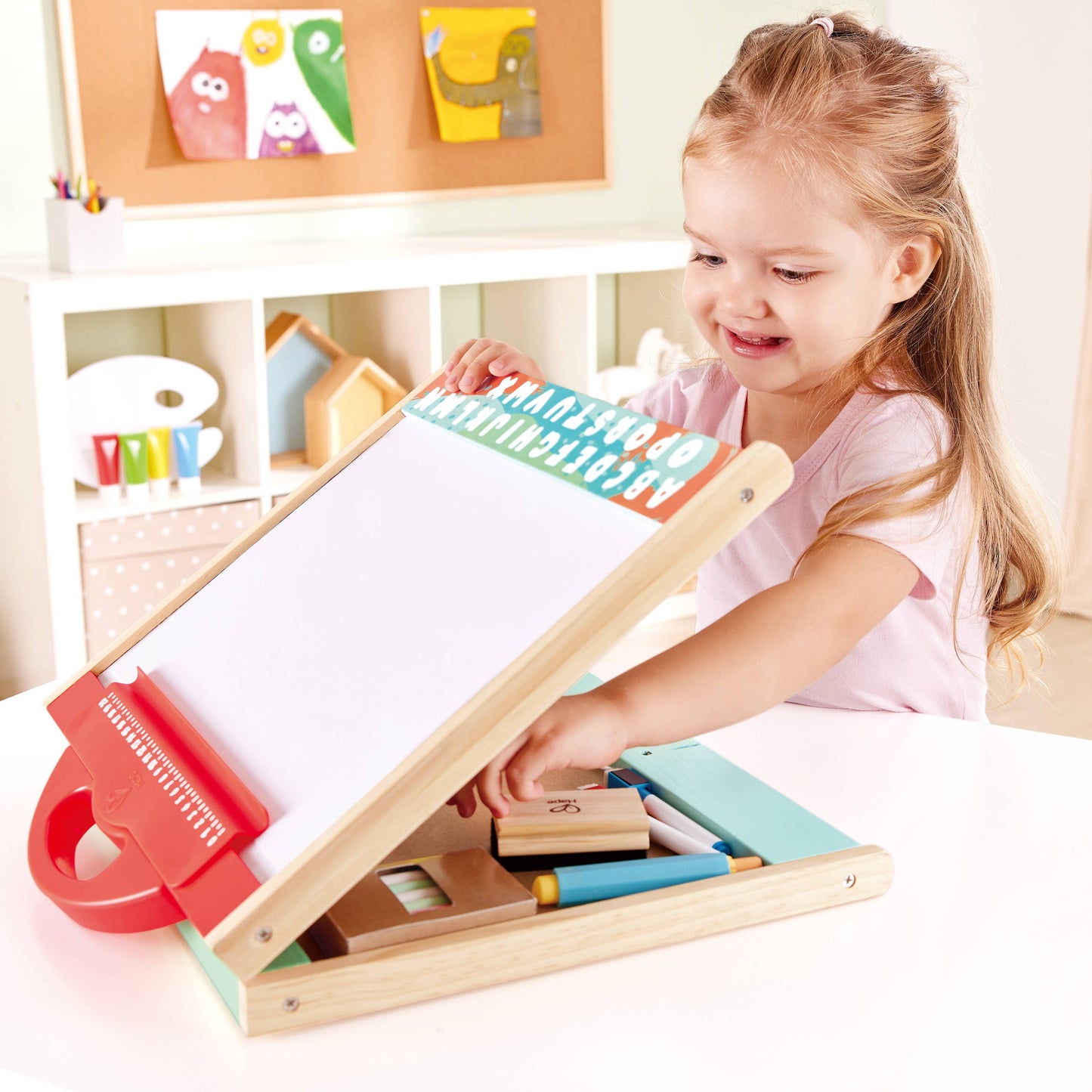 Store & Go Easel