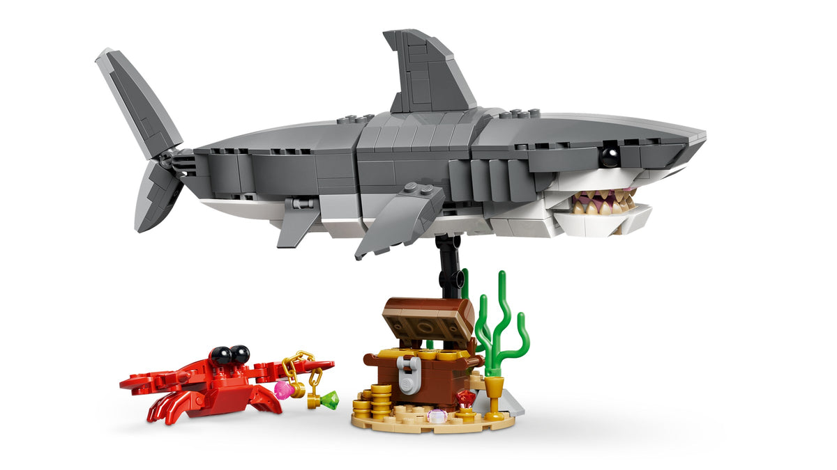 LEGO Creator 3-in-1 Fierce Shark with a Treasure Chest (31381) detail view