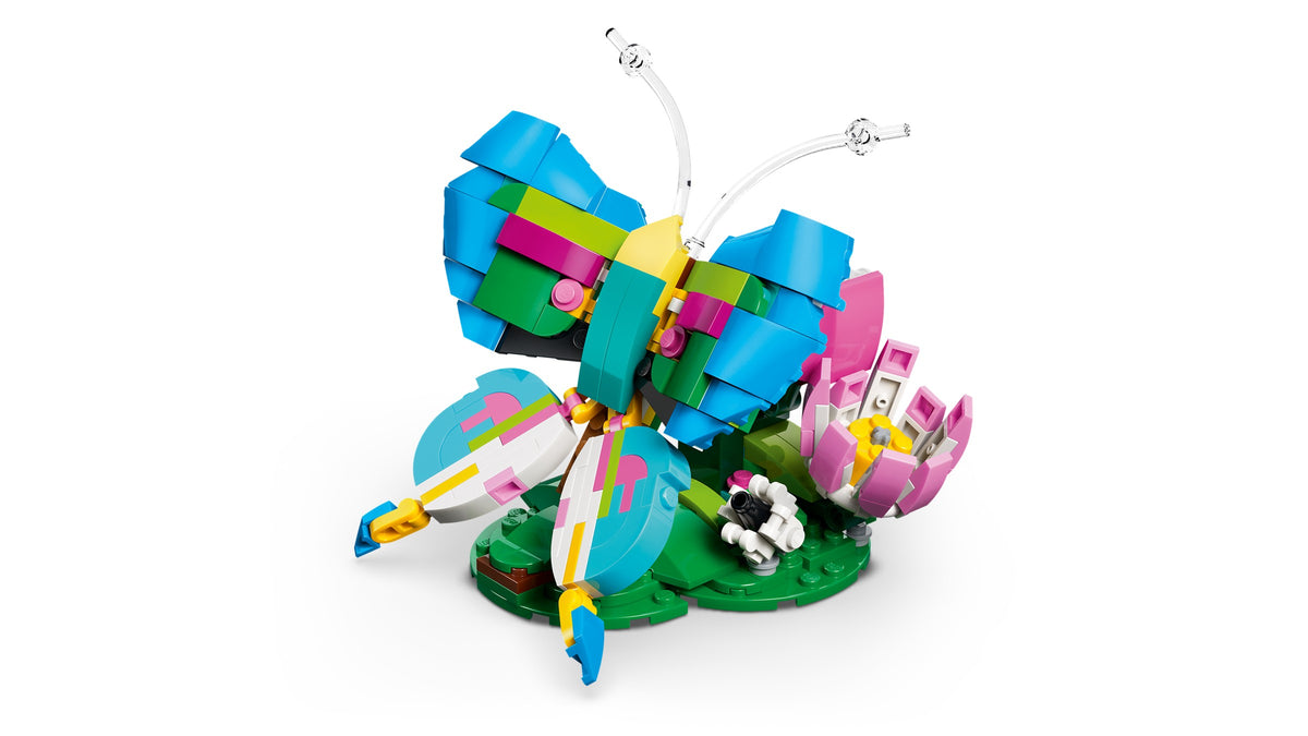 LEGO Creator 3-in-1 Wild Animals: Colorful Hummingbird (31384) detail view