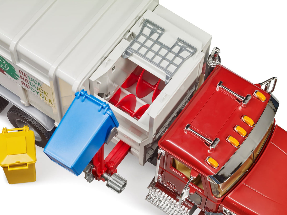Bruder MACK Granite Side-Loading Garbage Truck (02811) — view 3