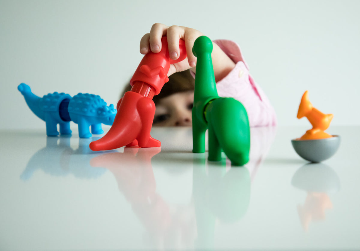SmartMax My First Dinosaurs (SMX 223) — child playing